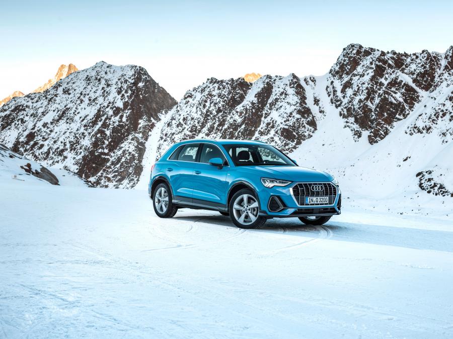  Audi Q3 45 TFSI Quattro S-Line 2018 года  (WW) (фото 41 из 56)